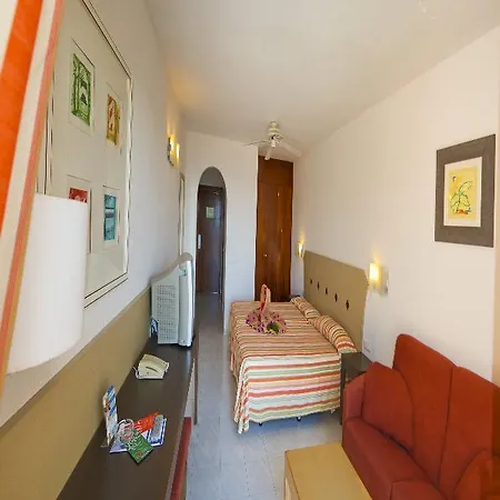 Hotell Sbh Taro 4*